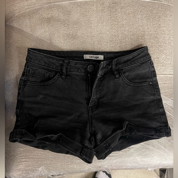 Black jean shorts - Picture 1 of 3